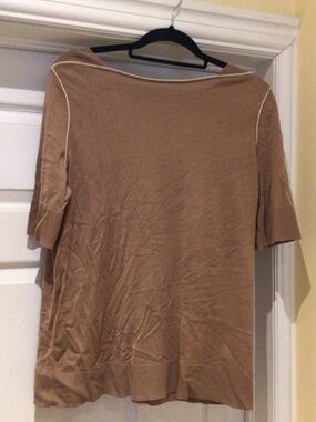 Silk & Coton COS Short-Sleeve Knit Top in Camel with Contrast Piping